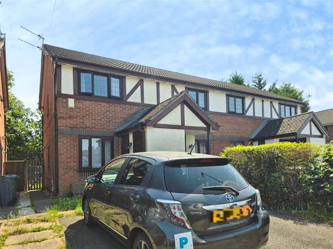 Newly Refurbished 2 Bed Home | Garden & Driveway Main Photo