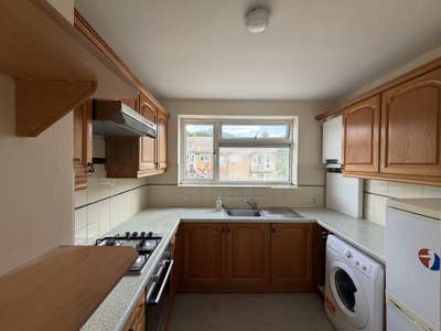 2 Bedroom Flat to Rent in Kingston upon Thames Main Photo