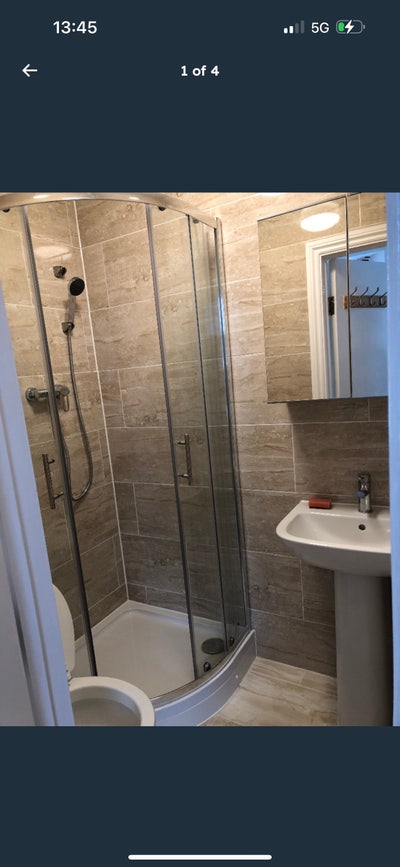 En-Suite Room to Rent in N17 Main Photo