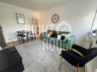 ++Gorgeous 2 Bedroom Flat in Angel N1 Third Floor+ Main Photo