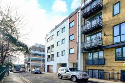 Secure Two Top Double Rooms Near Tower Bridge Main Photo