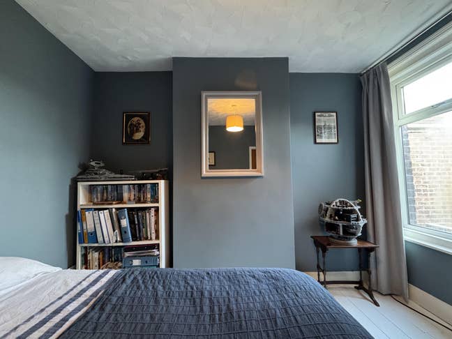 Spare Room, Good Location, Professional Household Main Photo