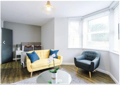 Studio flat tenancy takeover - immediate start Main Photo