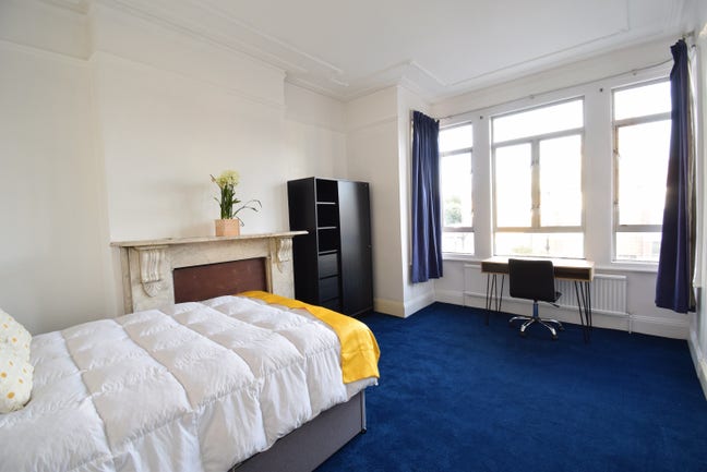 Bright & Modern Room – All Bills Included! Main Photo