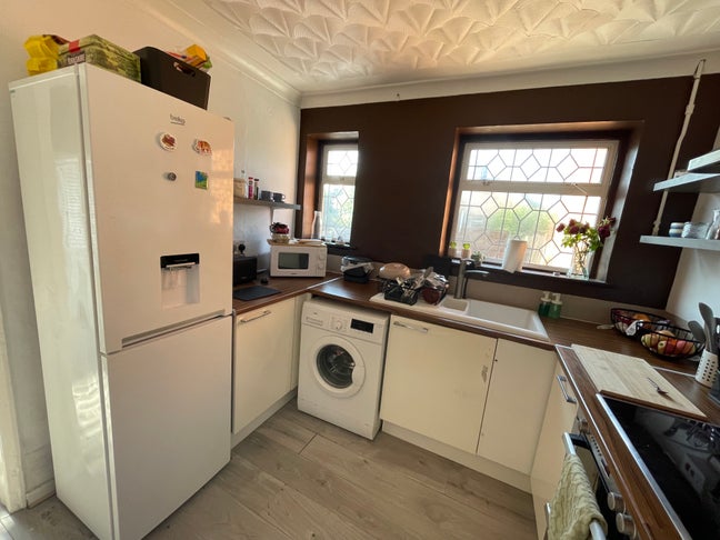 Double room in Semi detached house Main Photo