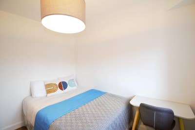 Perfect for Professionals – Quiet Room with Great  Main Photo