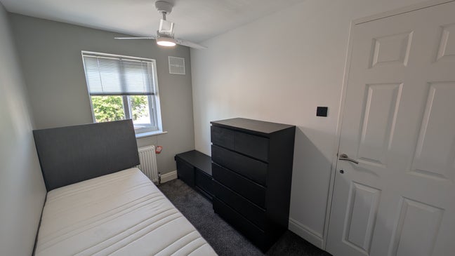 Single Room - 2 Bedroom House - Wigmore LU2 Main Photo