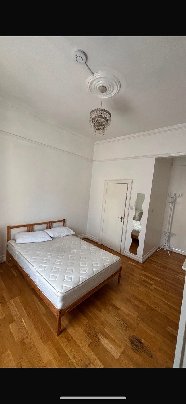 Big En-Suite Spacious Room for Rent  Main Photo