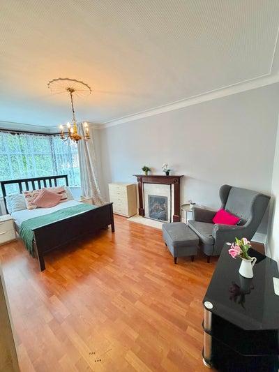 Spacious Room Available in Wembley, HA9 9NH Main Photo