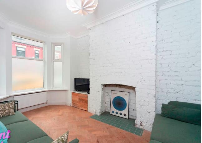6-Bedroom,3-Storey Student House in Whitworth Park Main Photo