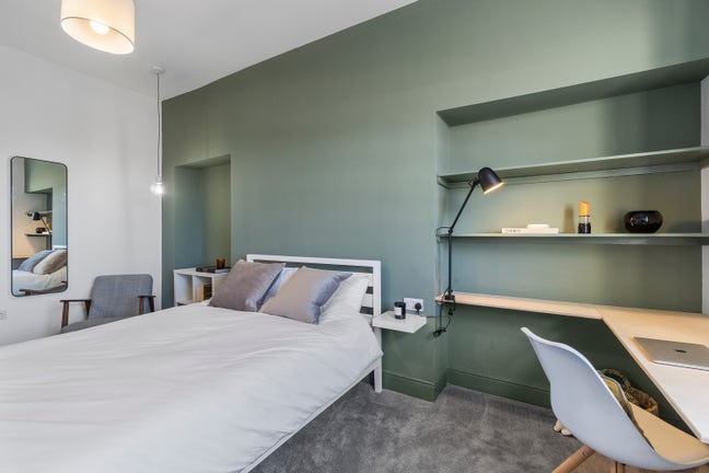 👀 Best Value Room in  Area Right Now - North Hill Main Photo