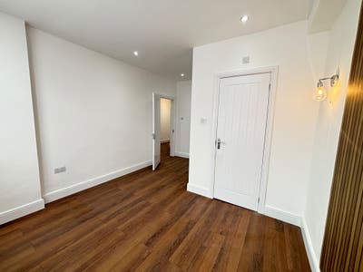 Large double room with en-suite! Main Photo