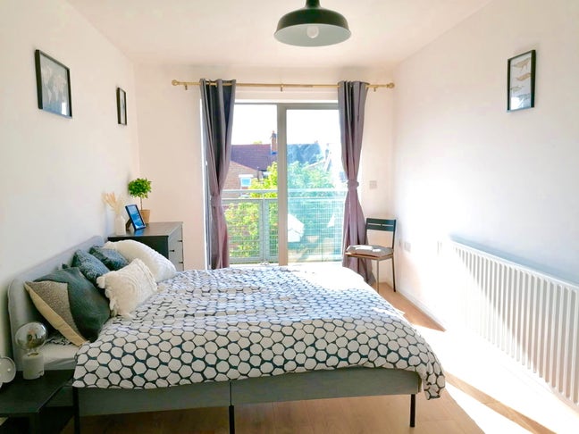 ⭐ Lovely 3-Bedroom Modern Flat – Seven Sisters 🏙️ Main Photo