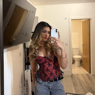 Iman, 21, professional, single/double room Main Photo