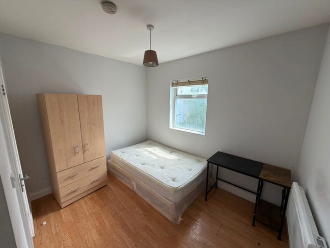 DSS - Studio Flat Available in Plumstead SE18 Main Photo
