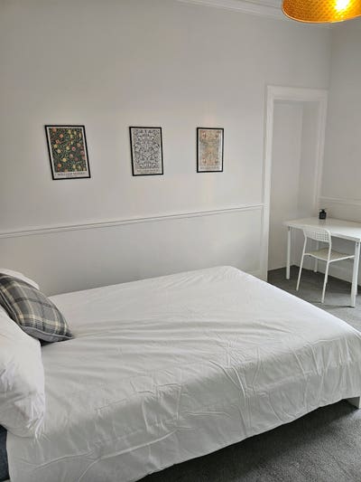 Newly Furnished Large room in Leith 🌟 Main Photo