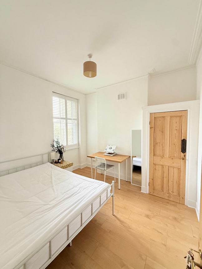 Double bedroom in Battersea |Clapham junction Main Photo