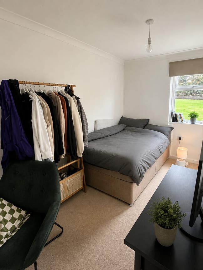 Cosy Room Available in Langside Main Photo