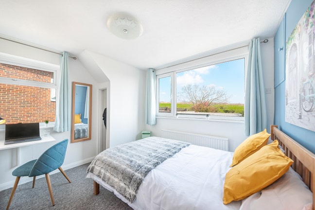 Lovely Rooms in a Peaceful Location - South Downs Main Photo