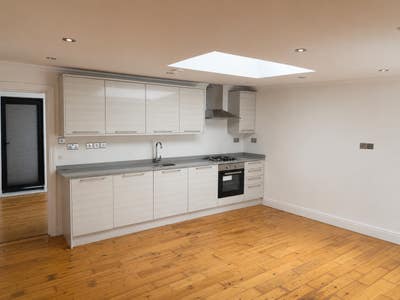 Split level 2 bedroom flat in BRIXTON  Main Photo