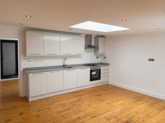 Split level 2 bedroom flat in BRIXTON  Main Photo