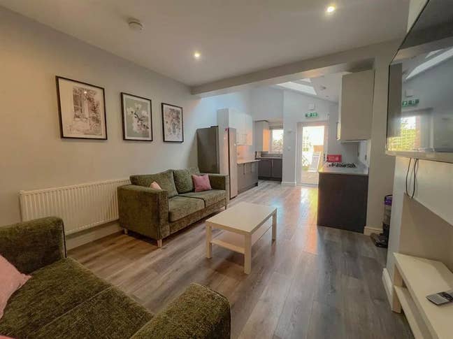 1 Room Left in 6-Bed Student House  Main Photo