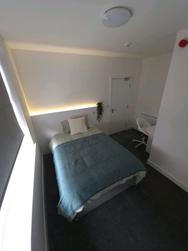 💫 Brand-New Rooms | Amazing Value | Bills Include Main Photo