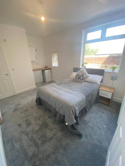 Newly Refurbished Room Available Main Photo
