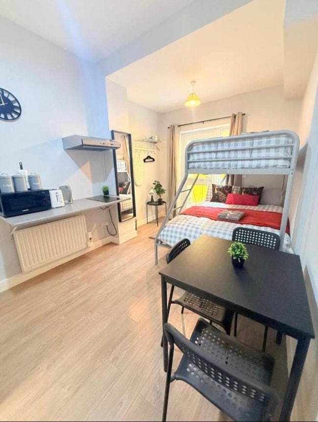 🛏️ Studio Flat to Let in 📍 Islington Main Photo