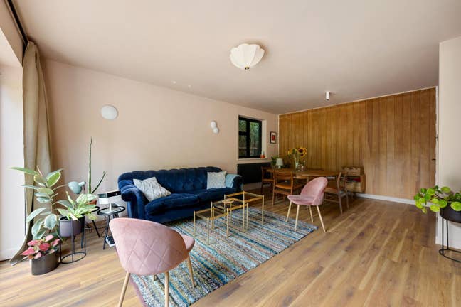 Bickley home, en-suite king room, bills included Main Photo