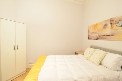 Stylish Double / close to Underground and Shops Main Photo