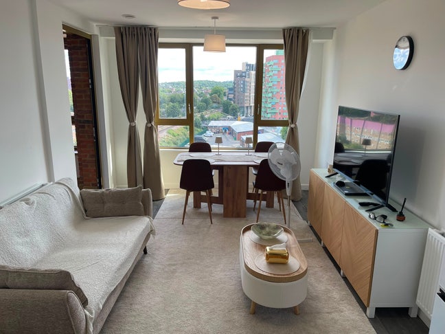  Modern 1 Bedroom flat All inclusive  Main Photo