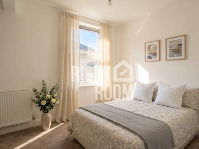 Spacious 5-Bed House Aptmt | Near Uni Main Photo
