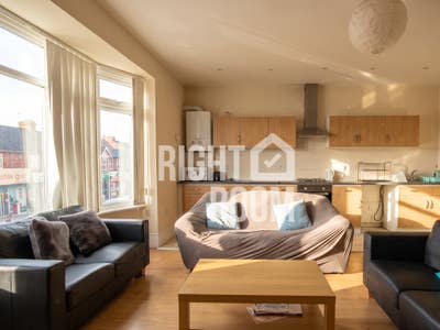 4-Bed Apartmnt Near Uni of Southampton | Portswood Main Photo