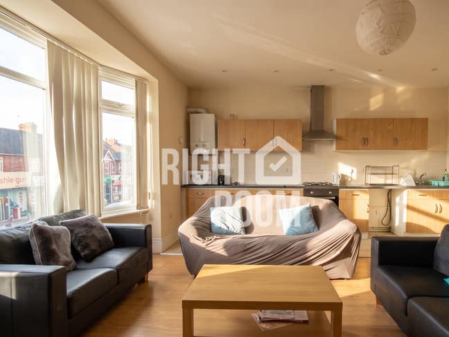 4-Bed Apartmnt Near Uni of Southampton | Portswood Main Photo