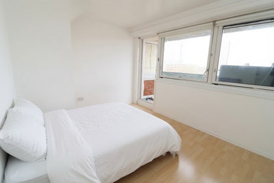 🔝 Balcony Room - Top Floor Flat in Whitechapel  Main Photo