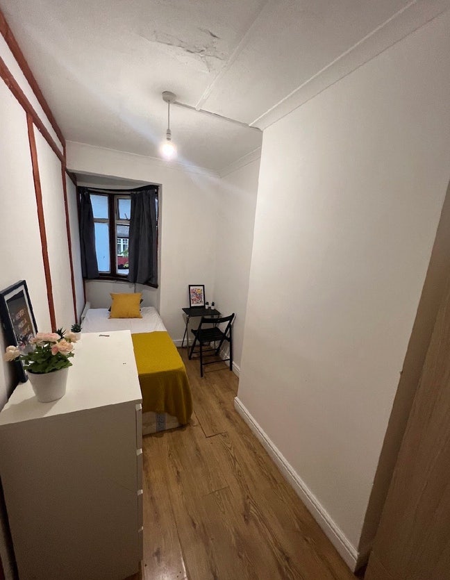 Single room available from 21/8  Main Photo