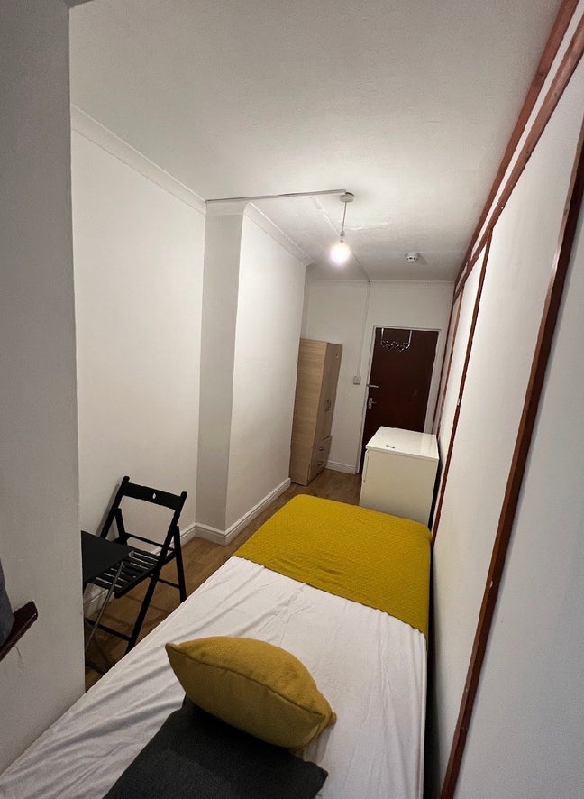 Single room available from 21/8  Main Photo