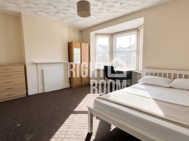 4-Bed House wd Prvt Garden | Highfield Southamptom Main Photo
