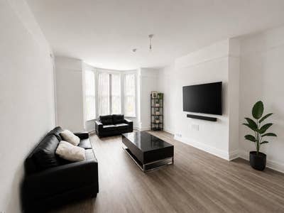Large Doubles + All Bills  | 1 Week FREE rent!! Main Photo