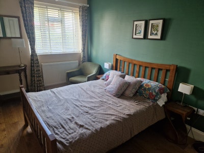 Bedroom available for Mon-Thu/Fri Main Photo