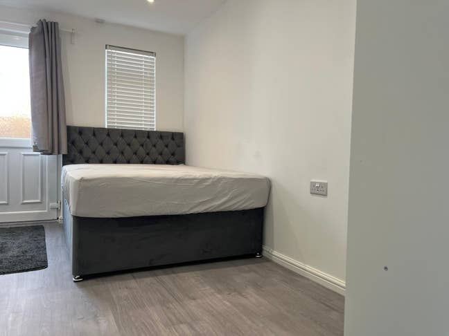 Double Bedroom Studio near Lister Hospital  Main Photo