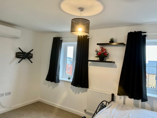 A.C installed (1 room) Close to Train Station, Main Photo