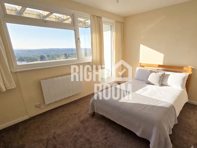 2-Bed Apartment Near Uni & Hospital | Bassett Main Photo