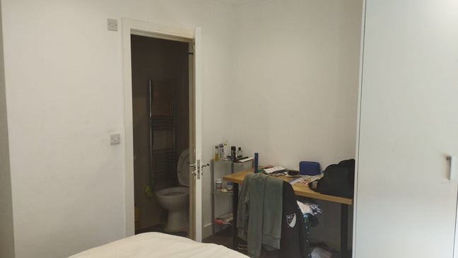 Short let En-suite for 1 week, furnished apartment Main Photo