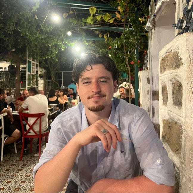 Looking for a room // Flatmates to rent with Main Photo