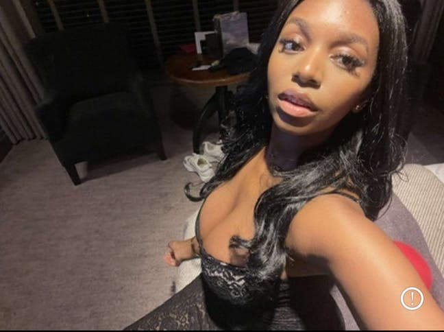 Professional Female seeks a double room Main Photo