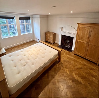 Large double in friendly Tooting flat ✨🏡💛 Main Photo