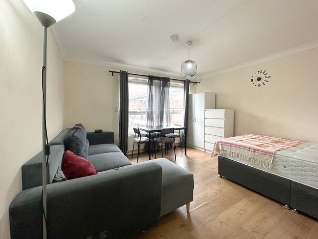 Spacious Double Room in Lisson Grove Septembe 2nd Main Photo