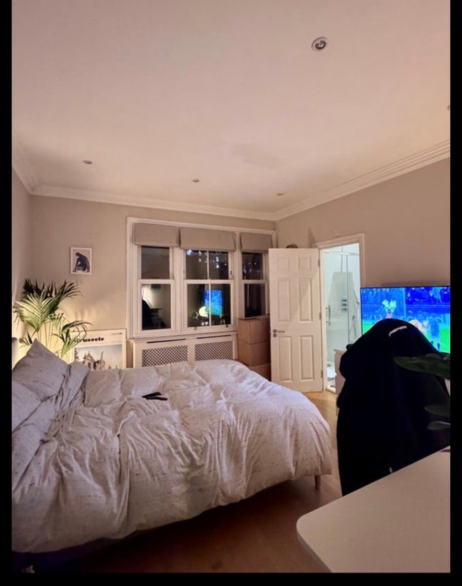 Huge double room w/ en suite in West Hampstead  Main Photo